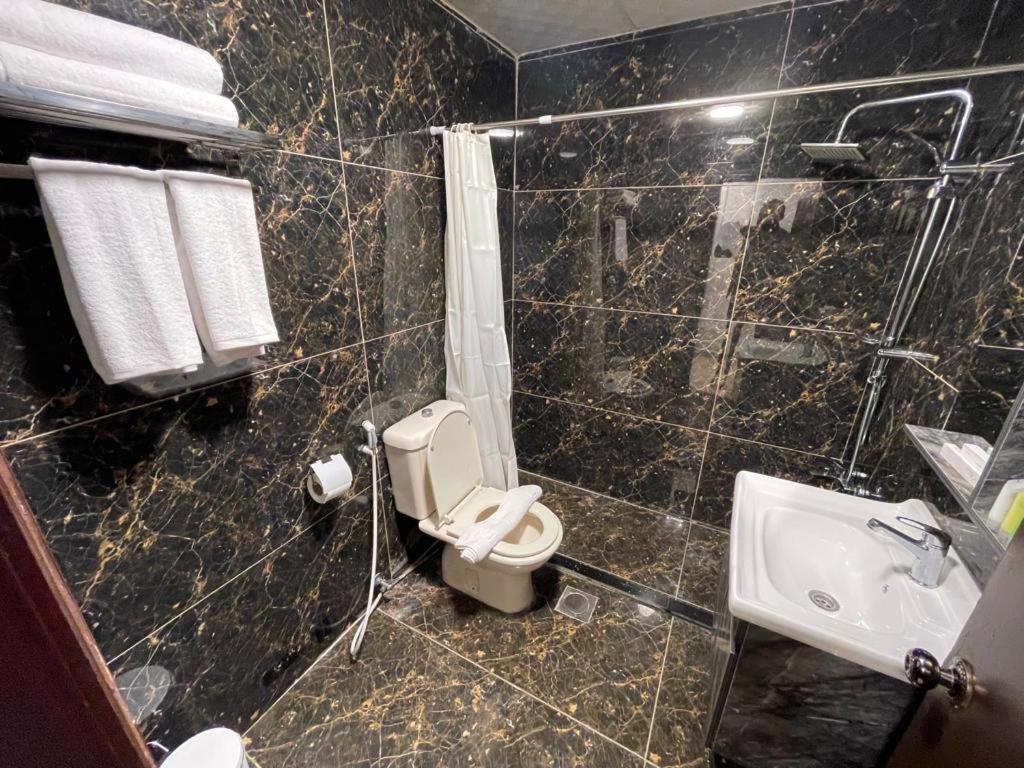 Madison Hotel อัมมาน ภายนอก รูปภาพ